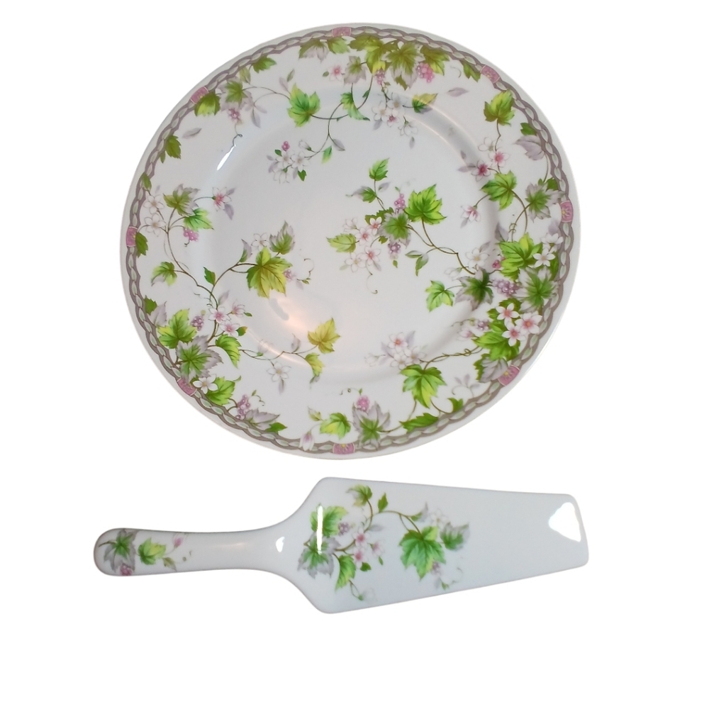 Monica Cake Plate & Knife Set Andrea by Sadek, two-piece set
